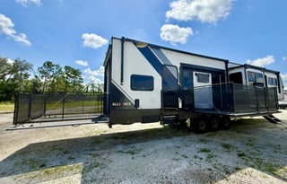 2024 Alliance Valor *1.5 Baths, King, Bunks, Loft*