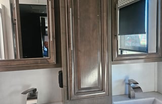 225.00 !week day, king bed,1.5 bath/ sleeps 6