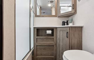 2023 Winnebago Vista 29V: Spacious & Luxurious