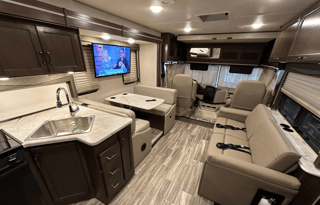 Ideal Family Getaway-Bunks (6 beds) solar, pets ok