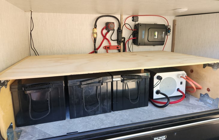 600ah batteries/inverter and solar charger