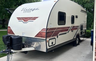 Camp in vintage luxury