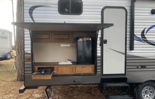 Zinger 2 room  bunk house. Delivery only