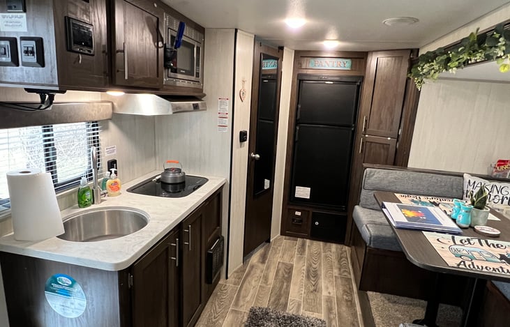 Cozy kitchen. Fully stocked.