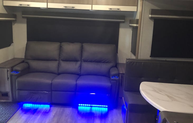 THOMAS PAYNE RECLINER.  HEATING AND MASSAGING.