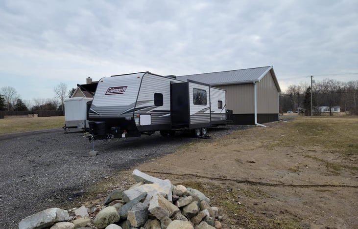 Driver's side with slide out.