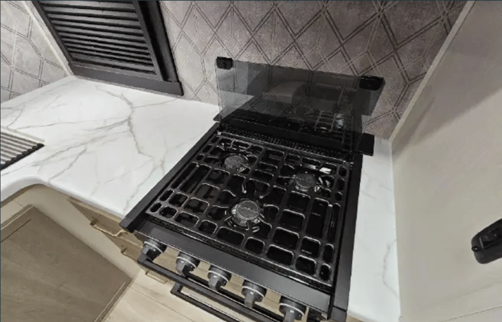 clean and efficient 3 burner stove