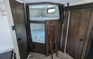 Families up to 10 | Bunkhouse Style | Large Fridge