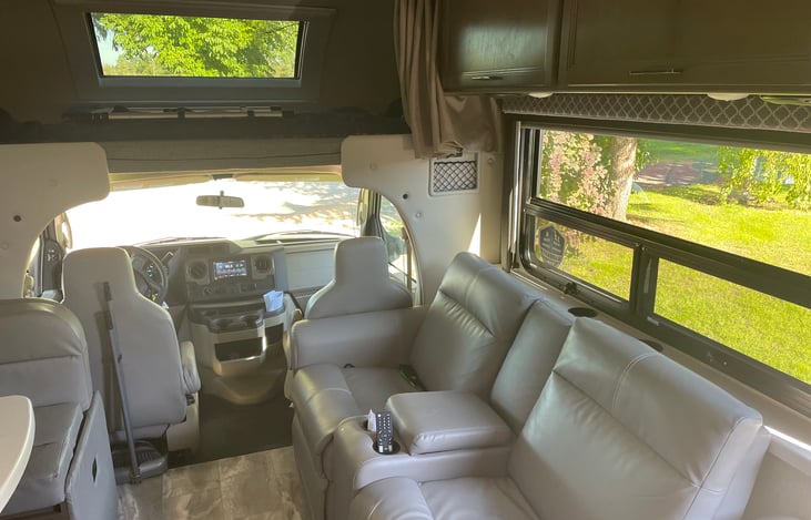 Sleeping bunk with stargazing window