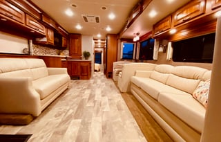 C17:Luxury SuperC Diesel-3Slide-10 SLEEPER