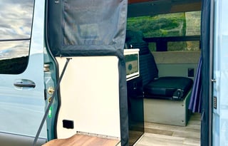 Storyteller Overland 4x4 Stealth Mode