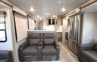 The Royal -  2021 Rockwood Signature Ultra