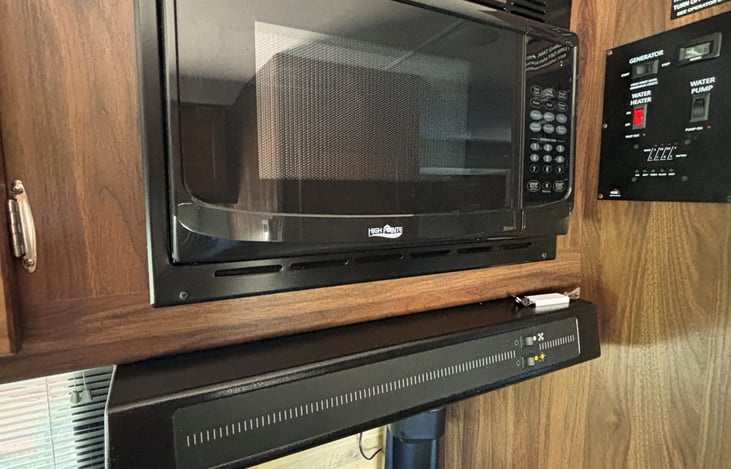 Microwave, exhaust fan.