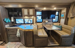 2023 Thor Four Winds 31E (Bunkhouse)