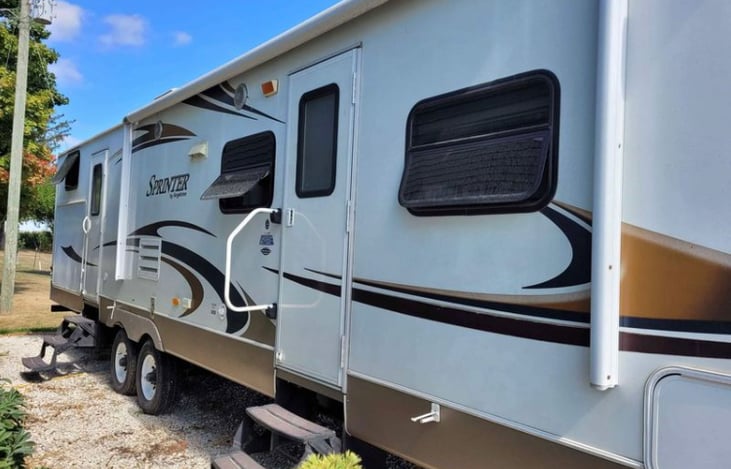 2 entrances! First one enters to the kitchen and living spaces. Second one straight to the bathroom and close to the bunk area!