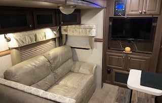 PERFECT Family RV Trailer Bunk House-PetsWelcome