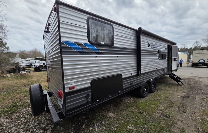 Exterior View compartment hold small sink and grill