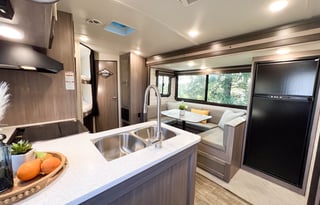 FULLY LOADED Spacious Bunkhouse