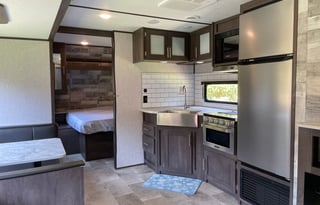 2021 Coleman Lantern 285BH