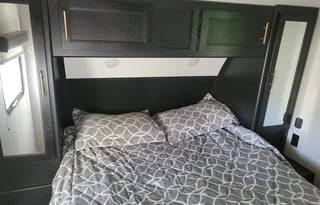 2021 Forest River RV Cherokee Grey Wolf Black Label 27DBHBL