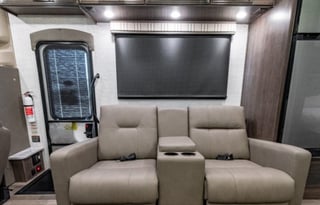 Erick Esteem 2025 sleeps 6,KING BED, Outside tv