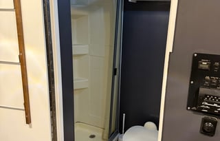 Fully Stocked Thor Ace 28 Ft Class A RV Sleeps 5