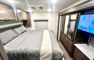 Get Out of Town 2022 Thor Windsport 34J