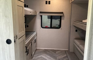 2023 EAST TO WEST Della Terra 312BH