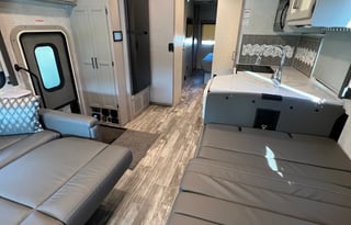 2022 Thor Motor Coach Hurricane 31C