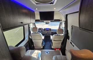 2022 Grech RV Strada-ion Lounge