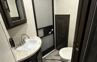 2022 Cruiser Aire 33BHB - Big Family RV Rentals