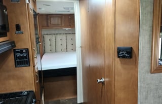 2014 Itasca Impulse Silver 27QP