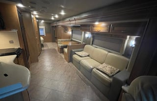 Beautiful Bay Star - Huge Floor Plan!