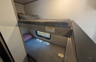 2024 Coleman Lantern 17b- Light & Easy Tow