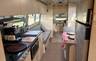 Airstream Glamping in Style/Remote OfficeStarlink