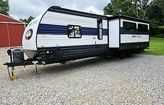 2024 Cherokee Grey Wolf HAL2774