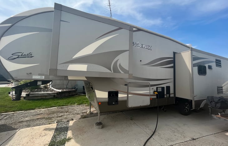 35.0 Phoenix 33CK Fifth Wheel | RVshare