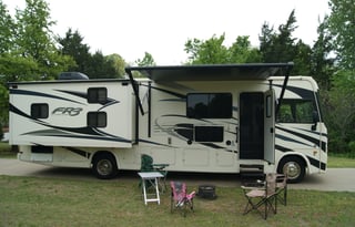Harvey the RV - King bed & bunks, 2 A/Cs, Sleeps 8