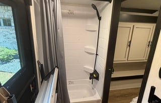 Luxury Camping Experience | Spacious Sabre 36DBB