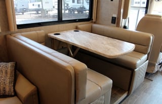 2020 Thor Motor Coach Miramar 37.1