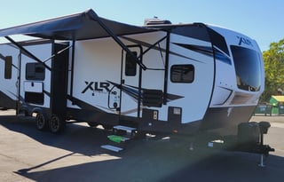 The Lakeside Lodge 35ft Toy Hauler XLR Hyperlite