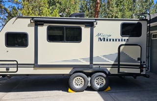 2019 21ft Winnebago with Bunks!