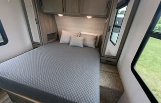 Outback | Large & Luxurious w/ Bunkhouse Sleeps 10