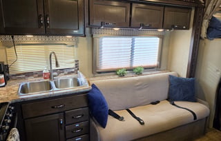 Roam Free RV Rental- Family Friendly RV Rental