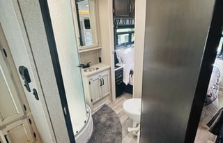 “HAPPY OC RV” Entegra Coach Odyssey 31F Bunk Beds!