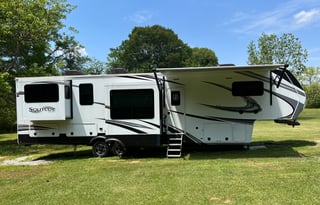 2022 Grand Design Solitude 375RES R