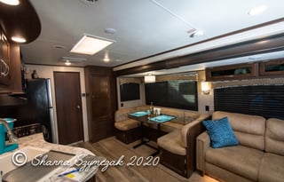 ALL INCLUSIVE Glamping in a 40 FT Travel Trailer !