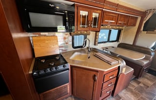 2016 Thor Motor Coach Chateau 31E Bunkhouse