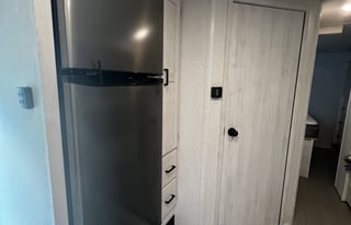 2022 EAST TO WEST Entrada 3100FB