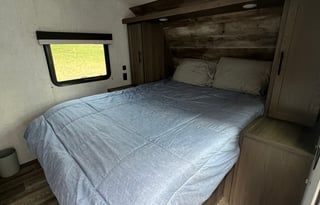 Perfect lightweight camper! Pet Friendly.